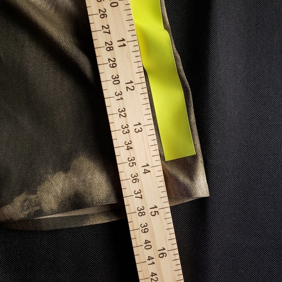 Nike One Luxe 7” Tie Dye Mid Rise Biker‎ Shorts NWT XS - Picture 9 of 9